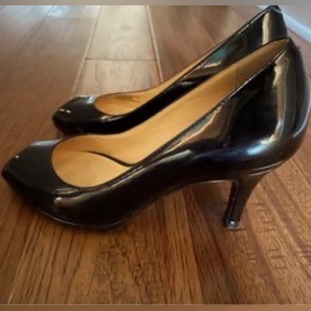Cole Haan Black Peeptoe Patent Leather women’s dress shoes, Heels size 8